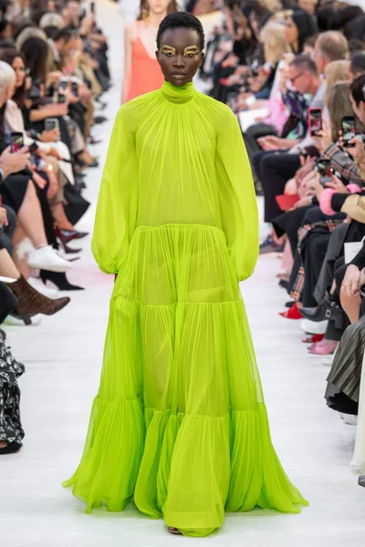Look 13